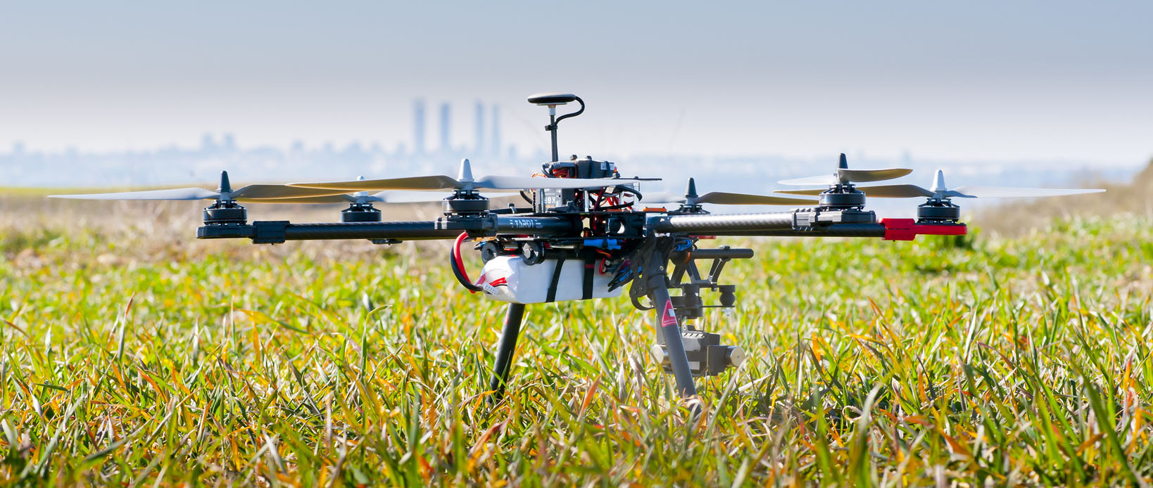 Dron - zdjęcie